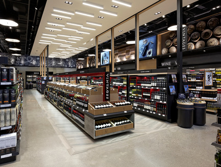 Press kit | 2066-01 - Press release | Canadian Design studio II BY IV DESIGN receives growing international recognition for Retail Environments - II BY IV DESIGN - Commercial Interior Design - The Beaches, LCBO Urban Infill Store - Photo credit: David Whittaker