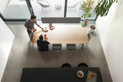 Press kit | 1113-06 - Press release | Maison Lagarde - la SHED architecture - Residential Architecture - View from the mezzanine - Photo credit: Maxime Brouillet