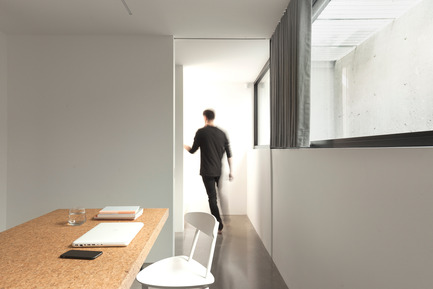 Press kit | 1113-06 - Press release | Maison Lagarde - la SHED architecture - Residential Architecture - Ribbon windows in the basement - Photo credit: Maxime Brouillet