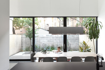 Press kit | 1113-06 - Press release | Maison Lagarde - la SHED architecture - Residential Architecture - Dining room - Photo credit: Maxime Brouillet