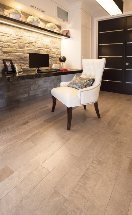 Press kit | 1639-04 - Press release | Rio and Havana: hot new colors from Mirage Hardwood Flooring - Mirage Hardwood Floors - Residential Interior Design -  Yellow Birch Hudson - Admiration Collection<br>  - Photo credit:   Mirage Hardwood Floors 