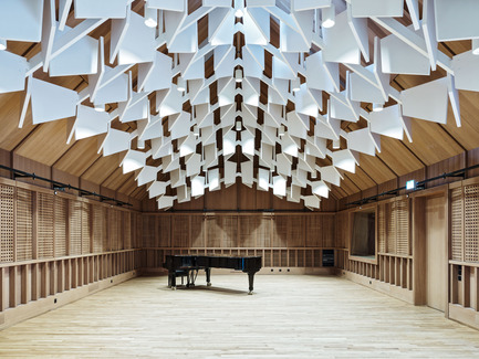 Press kit | 2295-01 - Press release | Jazz Campus - Buol&Zünd - Institutional Architecture - performance room with wooden soundbody - Photo credit: Georg Aerni