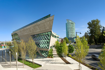 Press kit | 2197-01 - Press release | Bing Thom 1940-2016 - Bing Thom Architects - Institutional Architecture - Surrey City Centre Library, Surrey, BC - Photo credit:          Ema Peter 