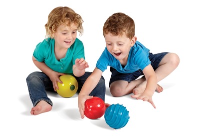 Press kit | 2563-01 - Press release | Fun Z Balls - Edushape - Industrial Design - Photo credit: Alan Chapelski