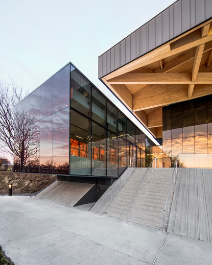 Press kit | 2206-01 - Press release | "Stade de soccer de Montréal" Awarded at AAP American Architecture Prize 2016 - Saucier + Perrotte Architectes/HCMA - Institutional Architecture - Entrance from Papineau to exterior field - Photo credit: Olivier Blouin