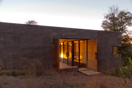 Press kit | 2262-01 - Press release | Casa Caldera - DUST - Residential Architecture - Photo credit: Cade Hayes