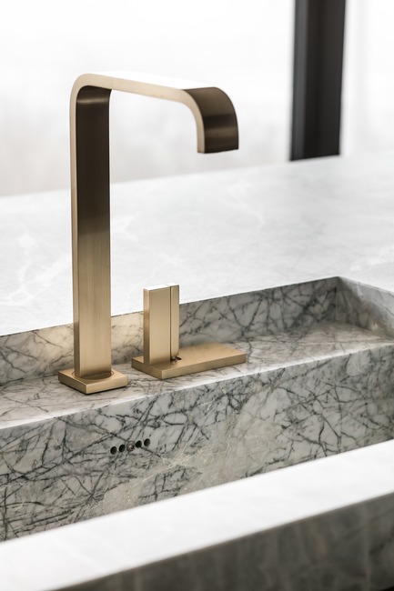 Press kit | 2505-01 - Press release | Innovative Belgian Faucet Design - Co.Studio - Product - Andrew kitchen faucet in brass  - Photo credit: Thomas De Bruyne