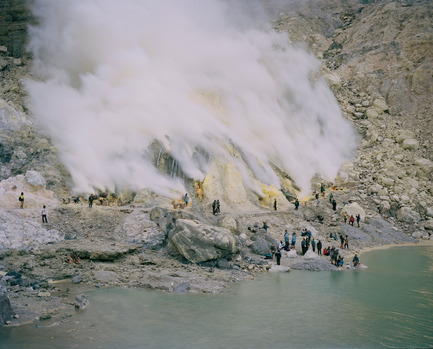 Press kit | 756-13 - Press release | The CCA presents "17 Volcanoes: works by Franz Wilhelm Junghuhn, Armin Linke and Bas Princen" - Canadian Centre for Architecture (CCA) - Event + Exhibition - Armin Linke. Kawah Ijen. Biau (Jawa Timur), Indonesia, 2016. C-print,<br>50 x 60 cm. - Photo credit: © Armin Linke