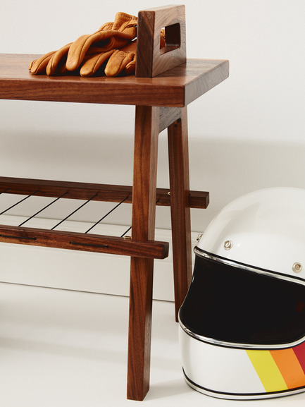 Press kit | 2391-01 - Press release | Us & Coutumes Sets New ‘Benchmark’ with its Modifiable and Customizable Urban Living Designs - Us & Coutumes - Industrial Design -  The new B3 bench 100% in solid walnut - detail showing the shelf  - Photo credit: Jean-Sébastien Dénommé