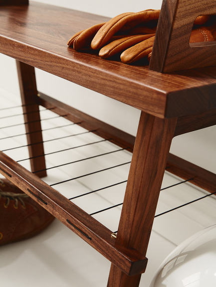 Press kit | 2391-01 - Press release | Us & Coutumes Sets New ‘Benchmark’ with its Modifiable and Customizable Urban Living Designs - Us & Coutumes - Industrial Design - Another view fo the 100% walnut B3 bench. - Photo credit: Jean-Sébastien Dénommé