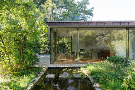 Press kit | 2231-01 - Press release | House Rheder - Falkenberg Innenarchitektur - Residential Interior Design - View from Reflecting Pool - Photo credit: Thomas Mayer