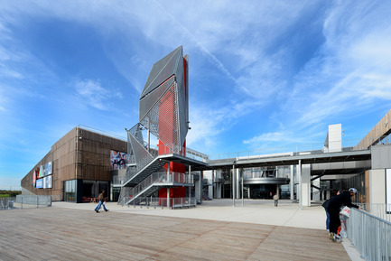 Press kit | 896-09 - Press release | Les Saisons - Arte Charpentier Architectes - Commercial Architecture - Photo credit: Alain Caste