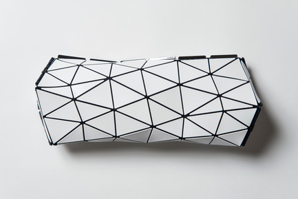 Bao Bao Issey Miyake and N&R Foldings create “Distortion” – the futuristic bag Press kit | 1148-01 - Press release | Bao Bao Issey Miyake and N&R Foldings create “Distortion” - the futuristic bag - N&R Foldings - Fashion Design - Photo credit: Issey Miyake
