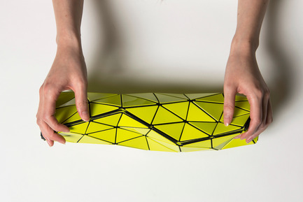 Bao Bao Issey Miyake and N&R Foldings create “Distortion” – the futuristic bag Press kit | 1148-01 - Press release | Bao Bao Issey Miyake and N&R Foldings create “Distortion” - the futuristic bag - N&R Foldings - Fashion Design - Photo credit: Issey Miyake