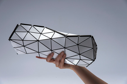Bao Bao Issey Miyake and N&R Foldings create “Distortion” – the futuristic bag Press kit | 1148-01 - Press release | Bao Bao Issey Miyake and N&R Foldings create “Distortion” - the futuristic bag - N&R Foldings - Fashion Design - Photo credit: Issey Miyake