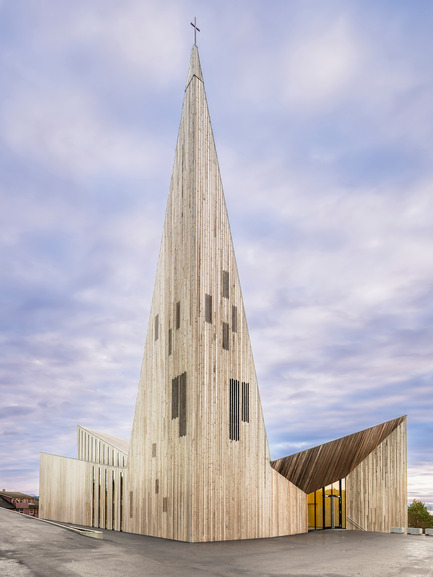 Press kit | 2220-01 - Press release | Knarvik Community Church - Reiulf Ramstad Arkitekter - Institutional Architecture - Photo credit: Hundven-Clements_Photography