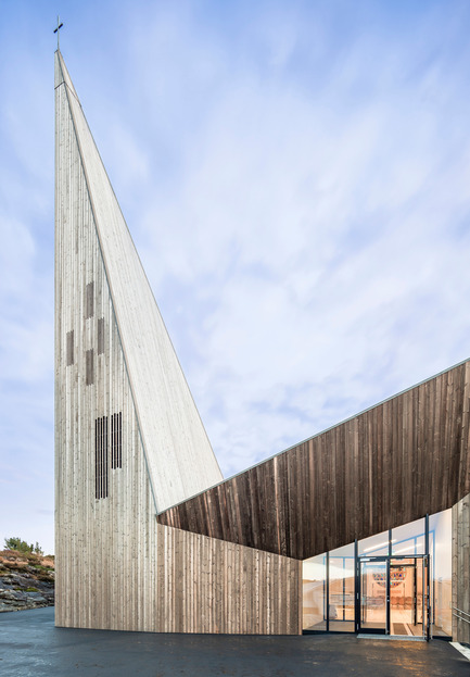 Press kit | 2220-01 - Press release | Knarvik Community Church - Reiulf Ramstad Arkitekter - Institutional Architecture - Photo credit: Hundven-Clements_Photography