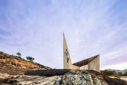 Press kit | 2220-01 - Press release | Knarvik Community Church - Reiulf Ramstad Arkitekter - Institutional Architecture - Photo credit: Hundven-Clements_Photography