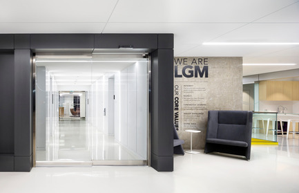 Press kit | 2073-01 - Press release | DIALOG awarded ‘Best Tenant Improvement’ for LGM’s Vancouver Head Office - DIALOG - Commercial Interior Design - LGM's Vancouver office<br> - Photo credit: Ed White <br>