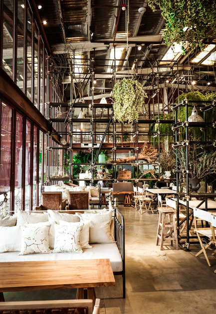 Press kit | 1972-01 - Press release | ‘Vivarium’ - A Tractor Warehouse Turned Restaurant by Hypothesis Won the INSIDE Award 2015 - Hypothesis - Commercial Interior Design - The main dining area - Photo credit:  Hypothesis 