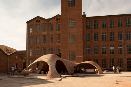 Press kit | 2070-01 - Press release | Brick-topia by Map13 Barcelona, winner of the WAN Temporary Small Spaces Award 2015 - Map13 Barcelona - Institutional Architecture - General view of the project Brick-topia. - Photo credit: Manuel de Lózar y Paula López Barba