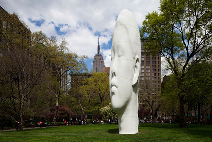 Press kit | 1478-01 - Press release | International artist Jaume Plensa creates a monumental artwork for Montréal - The City of Montréal’s Public Art Bureau - Art - Major work of the artist: Echo by Jaume Plensa - Madison Square Park, New York, 2011 - Photo credit: James Ewing - Courtesy of Jaume Plensa and Galerie Lelong (The images may not be altered, cropped or manipulated under any circumstance.)