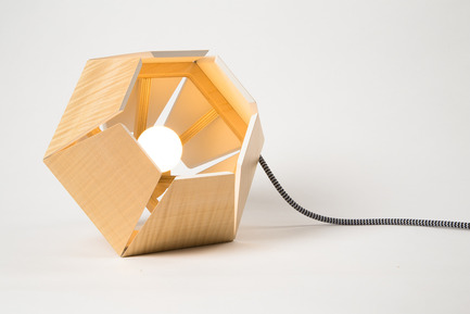 Objetik: An Online Space for Quebec Design Press kit | 2141-01 - Press release | Objetik: An Online Space for Quebec Design - Objetik - Industrial Design - Capside Lamp - Photo credit: Loïc Bard