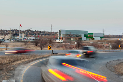 Press kit | 1866-01 - Press release | Durham College Centre for Food - Gow Hastings Architects - Institutional Architecture - View from the Highway 401 - Photo credit: Tom Arban