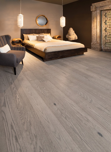 Press kit | 1639-05 - Press release | New colorsand speciescome to the Mirage Sweet Memories Collection - Mirage Hardwood Floors - Residential Interior Design -  Handcrafted Red Oak, Treasure - Sweet Memories Collection  - Photo credit: Mirage Hardwood Floors