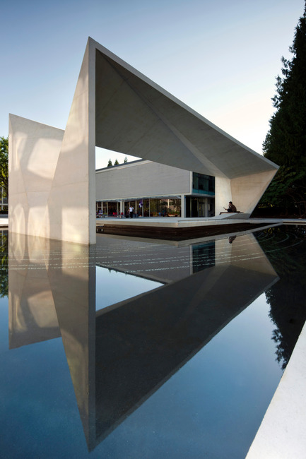 Press kit | 739-05 - Press release | 2011 Winners National Design Exchange Awards - Design Exchange, Canada's Design Museum - Competition