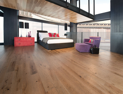 Press kit | 1639-02 - Press release | The Imagine Collection from Mirage: designed to help hiding the marks and scuff of daily use - Mirage Hardwood Floors - Residential Interior Design -   Old Red Oak Seashell, Distressed Look<br>   - Photo credit: Mirage Hardwood Floors<br>