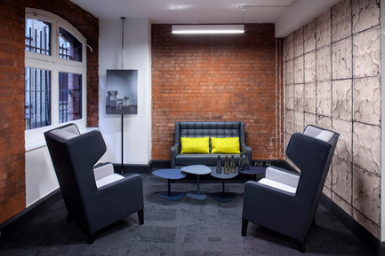 Press kit | 1818-06 - Press release | Collaborations, Installations and Product Debuts at Clerkenwell Showrooms for CDW 2016 - Clerkenwell Design Week - Event + Exhibition - Allermuir - Photo credit: v2com