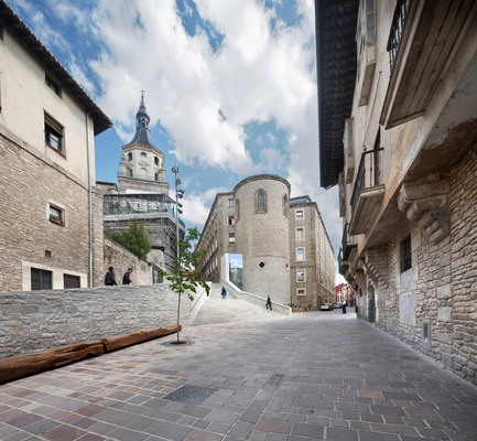 Press kit | 1830-01 - Press release | Announcing the winners of the 2015 FAD Architecture and Interior Design Awards - FAD - Fostering Arts and Design - Competition - Access improvement to Vitoria-Gasteiz Historic Centre by Fernando Tabuenca and Jesús Leache - Photo credit: José M. Cutillas, Rubén P. Bescós