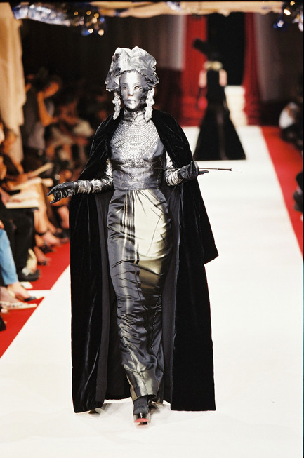 Press kit | 696-04 - Press release | The Fashion World of Jean Paul Gaultier: From the sidewalk to the catwalk - Montreal Museum of Fine Arts (MMFA) - Event + Exhibition - Photo credit: MBAM