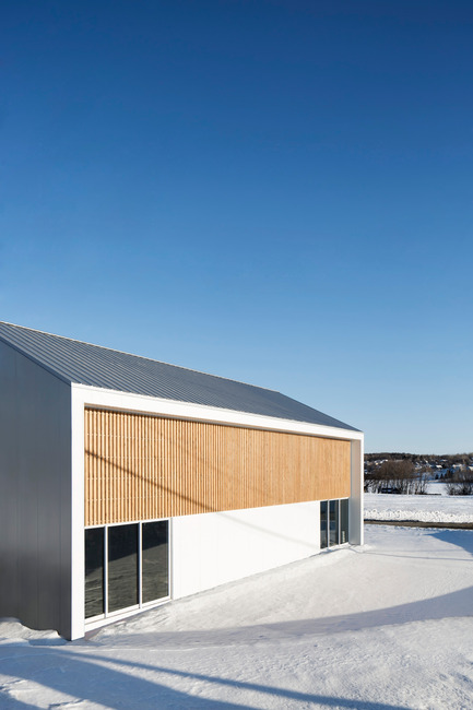 La Taule – Training center Press kit | 1633-01 - Press release | La Taule - Training center - Architecture Microclimat - Commercial Architecture - Facade - Photo credit: Adrien Williams