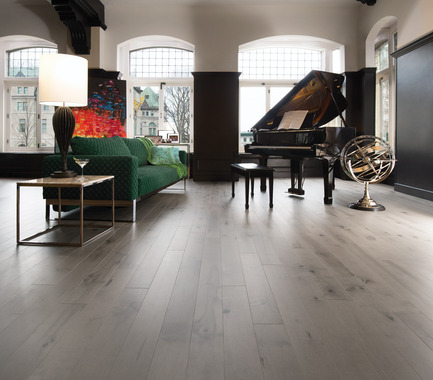 Press kit | 1639-01 - Press release | The new Flair collection by Mirage - Mirage Hardwood Floors - Residential Interior Design - Maple Grey Drizzle - Heavy character<br> - Photo credit: Mirage Hardwood Floors<br>