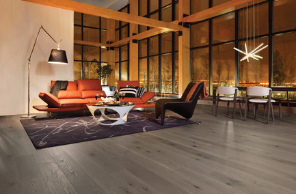 Press kit | 1639-01 - Press release | The new Flair collection by Mirage - Mirage Hardwood Floors - Residential Interior Design - White Oak Dark Leaf - Heavy character<br> - Photo credit: Mirage Hardwood Floors<br>