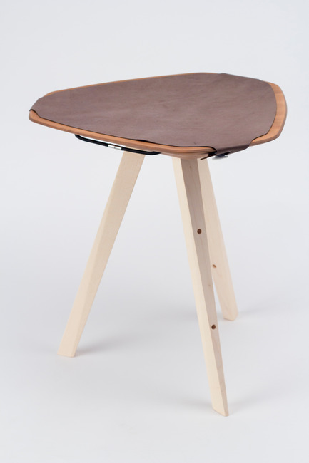 Press kit | 2537-01 - Press release | Triangular - DWD - Dominik Weber Design - Industrial Design - stool mounted, leather included, front view (complete) - Photo credit: picture by Dominik Weber, 2016