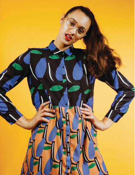 Press kit | 3867-01 - Press release | Sarah Donofrio to Debut New Accessory Collection - One Imaginary Girl - Fashion Design - Decon floral print block shirt dress - Photo credit: Myles Katherine