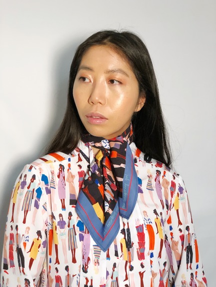 Press kit | 3867-01 - Press release | Sarah Donofrio to Debut New Accessory Collection - One Imaginary Girl - Fashion Design - Fashion Illustration Scarf in blue - Photo credit: Sarah Donofrio