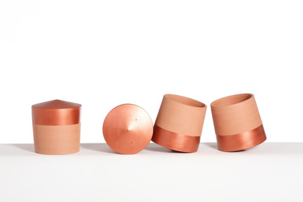 Press kit | 2019-01 - Press release | Voltasol, the rolling flowerpot - Studio BAG Disseny - Product - Copper voltasols on small size<br> - Photo credit: Jordi Roca<br>