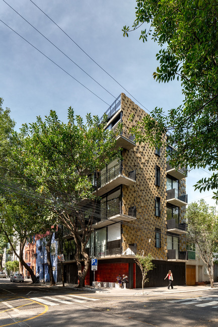 Press kit | 1825-01 - Press release | Just Be Apartments - Arqmov Workshop - Residential Architecture -  Main Façade  - Photo credit: Rafael Gamo