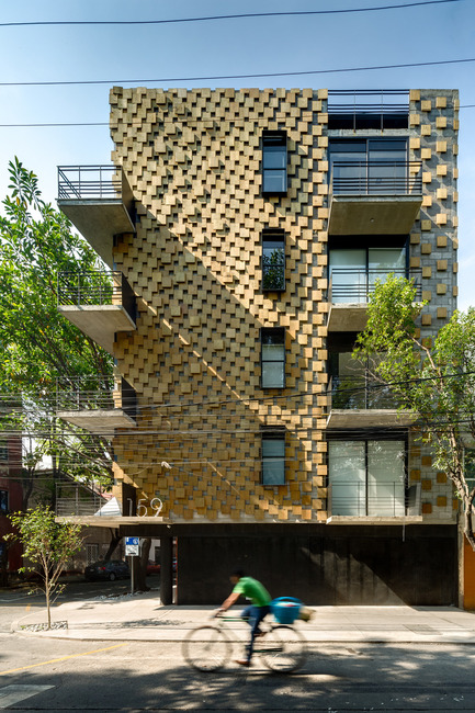 Press kit | 1825-01 - Press release | Just Be Apartments - Arqmov Workshop - Residential Architecture -  Main Façade  - Photo credit: Rafael Gamo