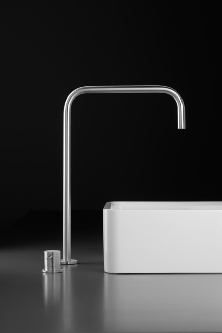 Press kit | 1161-01 - Press release | INOX stainless steel tapware series - New collection - Blu Bathworks - Product - Inox Collection - Photo credit: blu Bathworks