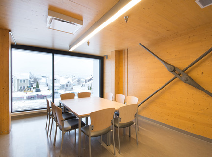 Press kit | 755-04 - Press release | Alouette University Building, UQAC - BGLA | Architecture + Design urbain - Institutional Architecture - Meeting room<br>Apparent wood structure<br> - Photo credit: Optik 360°