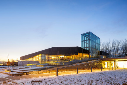 Press kit | 865-10 - Press release | The Bibliothèque du Boisé: Grand Prix d'excellence of OAQ 2015 - Cardinal Hardy* / Labonté Marcil / Éric Pelletier* architectes in consortium (*Lemay) - Institutional Architecture - Photo credit: Doublespace photography