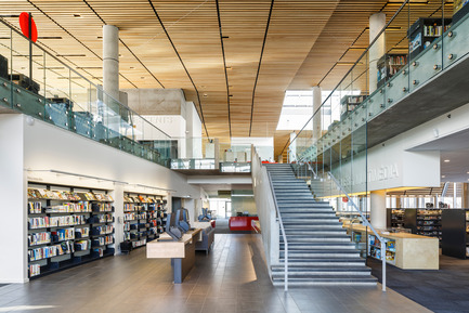 Press kit | 865-10 - Press release | The Bibliothèque du Boisé: Grand Prix d'excellence of OAQ 2015 - Cardinal Hardy* / Labonté Marcil / Éric Pelletier* architectes in consortium (*Lemay) - Institutional Architecture - Photo credit: Doublespace photography