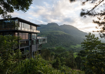 Press kit | 809-15 - Press release | ﻿Azure announces the finalists of the fifth annual AZ Awards - Azure Magazine - Competition - Commercial  ⁄ Institutional Architecture Over 1,000 Square Metres: Palinda Kannangara: Hotel by the Waterfalls, Ramboda, Sri Lanka<br> - Photo credit:  AZ Awards 2015