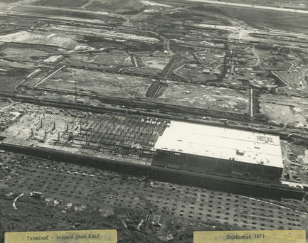 Press kit | 748-25 - Press release | The work of architectural firm Papineau Gérin-Lajoie LeBlanc at the UQAM Centre de Design - Centre de design de l'UQAM - Event + Exhibition - Mirabel International Airport - Terminal – Viewed from East, September 1973 - Photo credit:  Travaux Publics et Services Gouvernementaux Canada