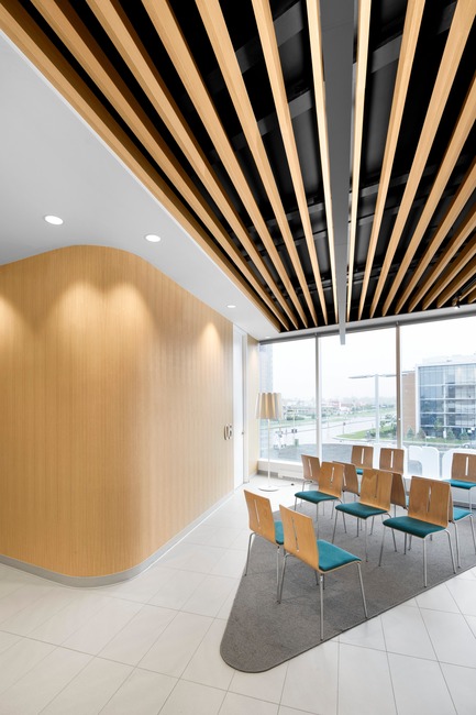 Press kit | 760-11 - Press release | Energy and form approach of circularity: from principle to the design of a space refocused on humans - Jean de Lessard, Designers Créatifs - Commercial Interior Design - Photo credit: Adrien Williams